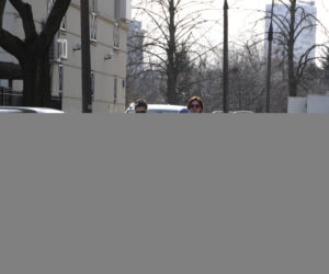 Cichopkowie chodzą z nianią na spacer