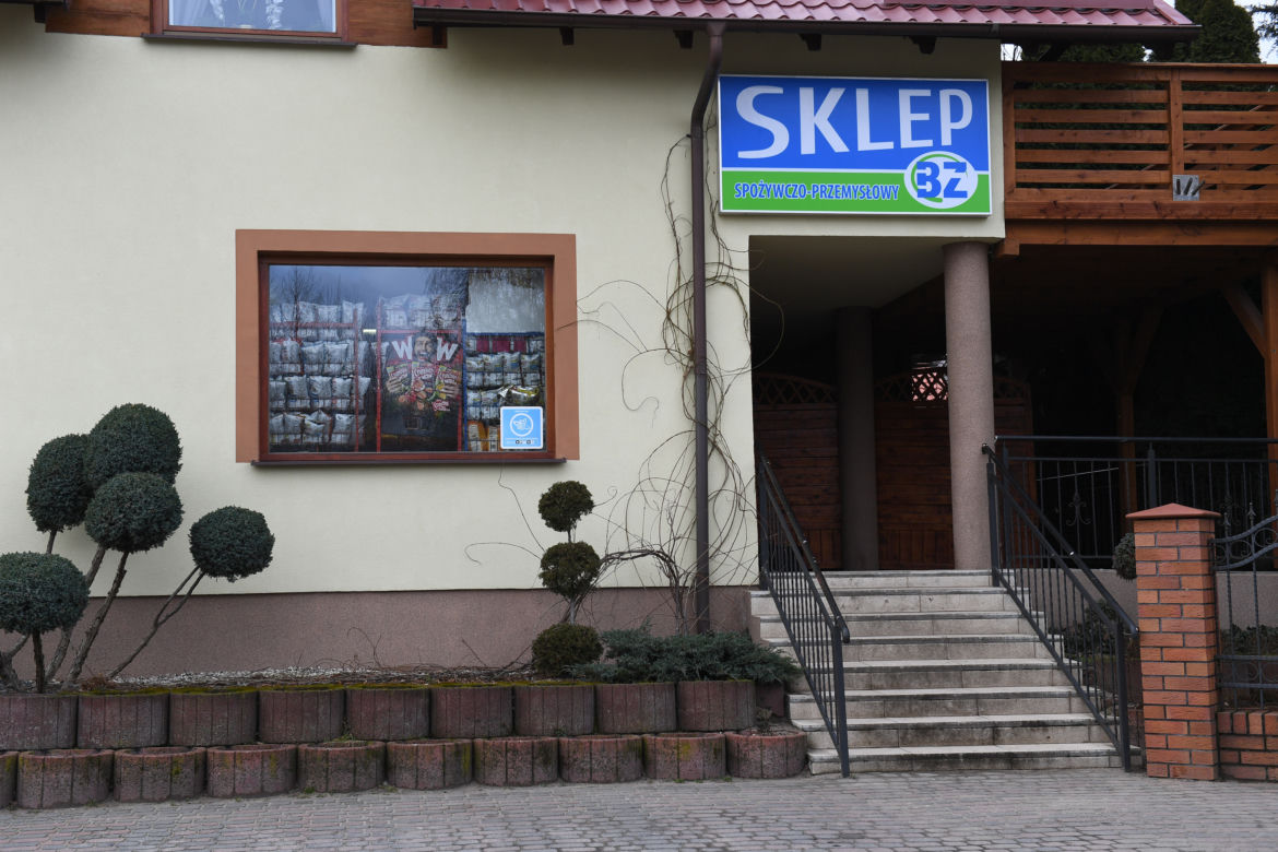 Właścicielka sklepu mopem przegoniła uzbrojonego napastnika