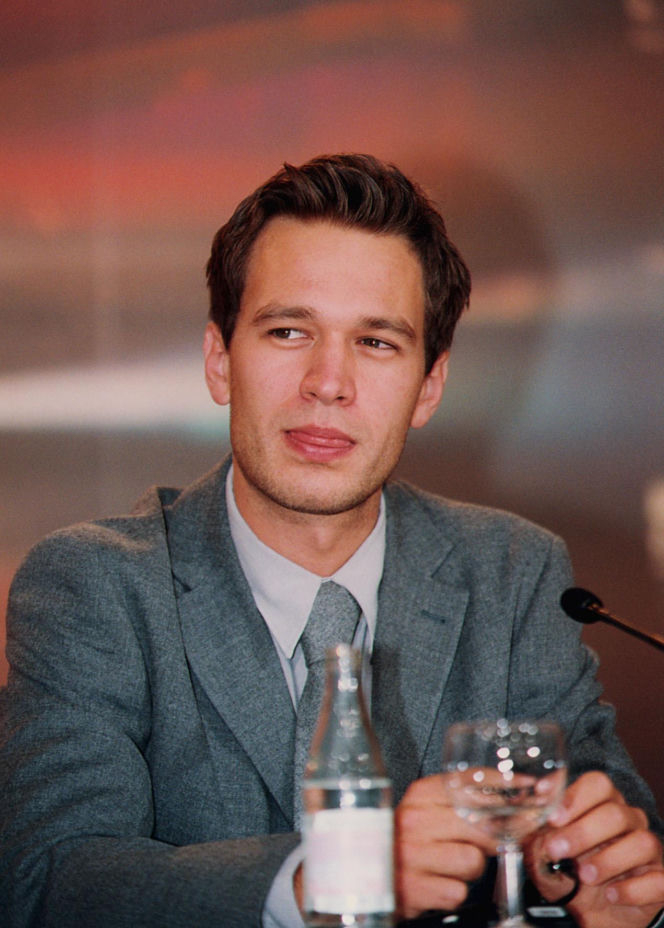 Michał Żebrowski od lat wciela się w Falkowicza w "Na dobre i na złe". Już na początku kariery aktorskiej był bożyszczem kobiet [GALERIA]