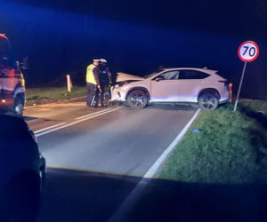 PILNE! Wypadek dwóch aut na trasie Starachowice - Tychów. Droga zablokowana