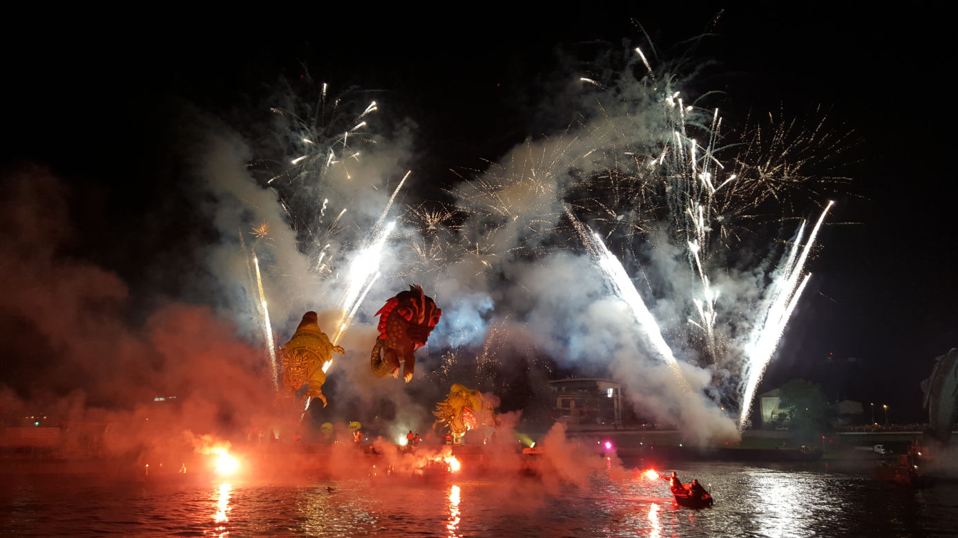 Parada Smoków 2016: Wielkie Widowisko Plenerowe na Wiśle [GALERIA ZDJĘĆ, WIDEO]