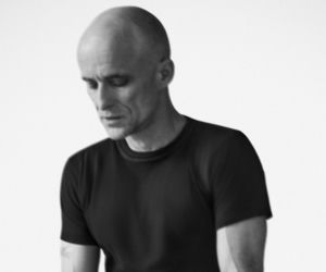 Artur Rojek prezentuje najnowszy singiel „Mirafiori”. o kolejna zapowiedź nadchodzącej płyty