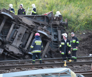 WYPADEK POCIĄGU Warszawa – Katowice w BABACH