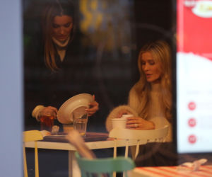 Joanna Krupa z siostrą Martą. Zjadły w mlecznym i poszły po patelnię