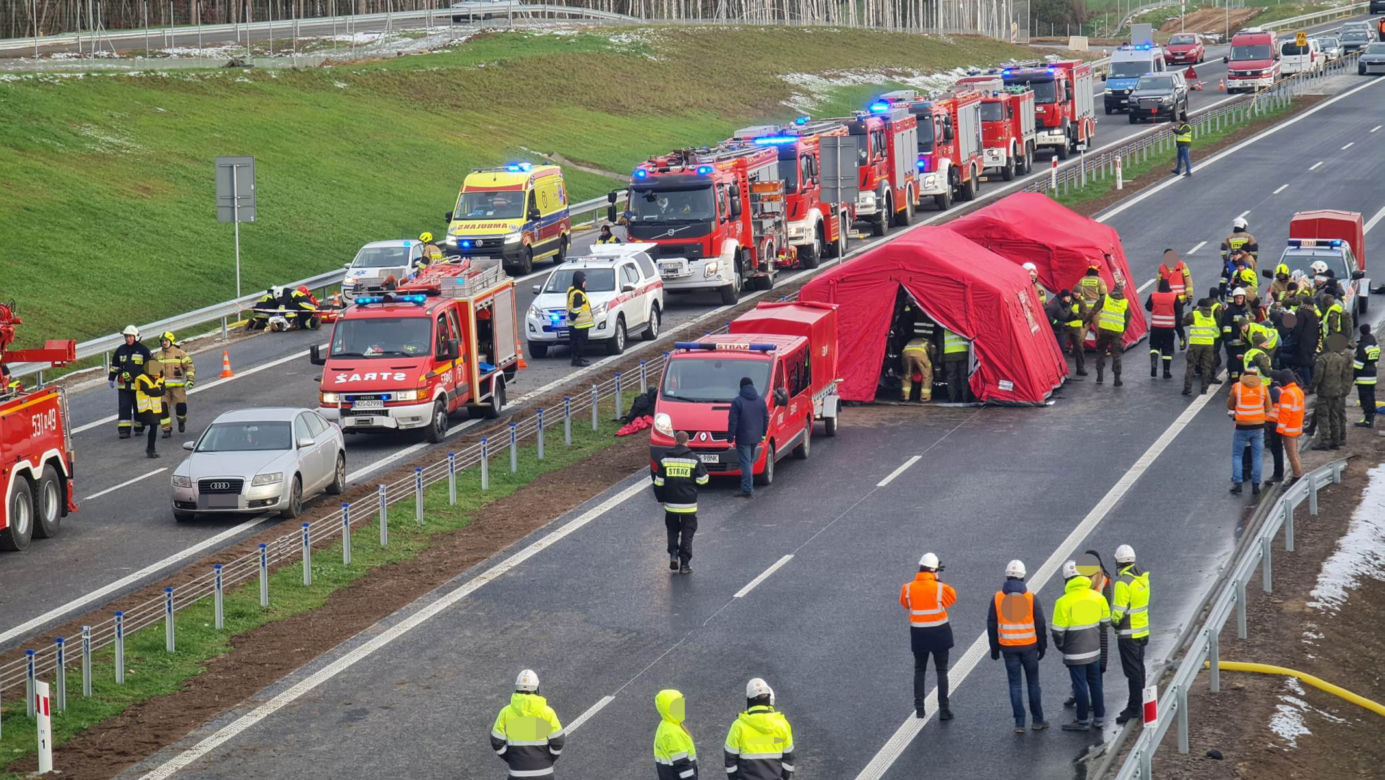 Potężny karambol na S5. Rozbity autobus, Potężna akcja strażaków
