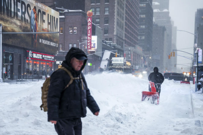 Ofiary śmiertelne, milion ludzi bez prądu w USA! Burza śnieżna atakuje