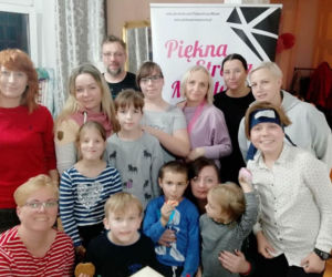 Bytom: Dają życie starym ubraniom i przerabiają je... na materiałowe torby, które zastąpią foliówki