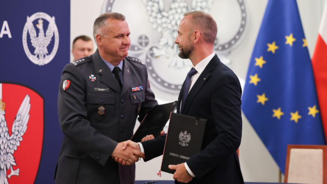 Kleszcze i terminale satelitarne dla armii. Sprzęt za 3 mld zł z polskich firm