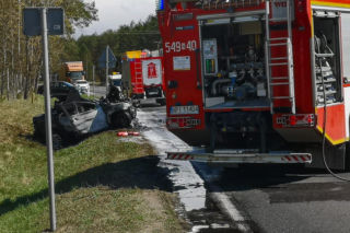 Tragiczny finał ucieczki przed policją. Auta stanęły w ogniu, zginęły dwie osoby