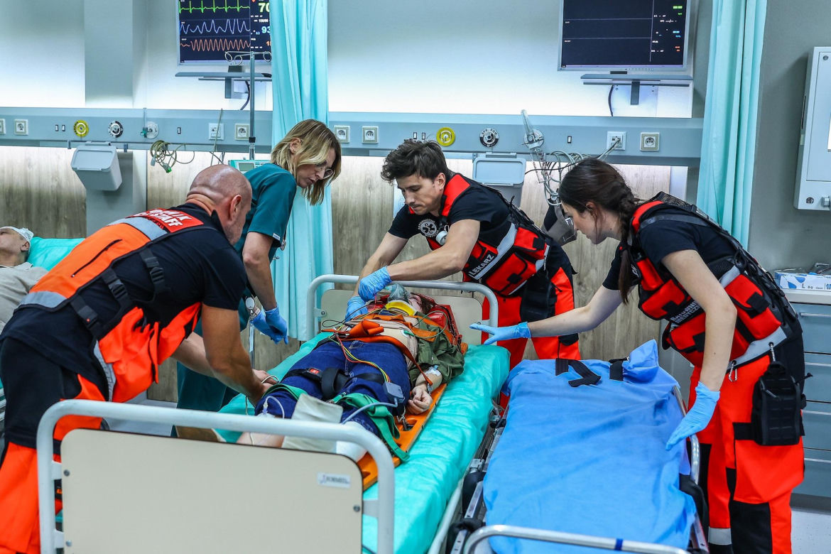 Szpital św. Anny odc. 1. Zosia (Julia Kamińska), Tomek (Piotr Nerlewski), Marta (Klaudia Koścista)