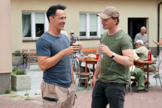 Barwy szczęścia, odcinek 3294: Zabawa w remizie wymyka się spod kontroli, a Janka zaczyna prowokować Mariusza