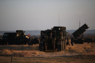 Alarm przy brytyjskiej bazie RAF Fairford. W akcji saperzy i ewakuacja mieszkańców