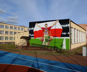 Mural przedstawiający Roberta Lewandowskiego
