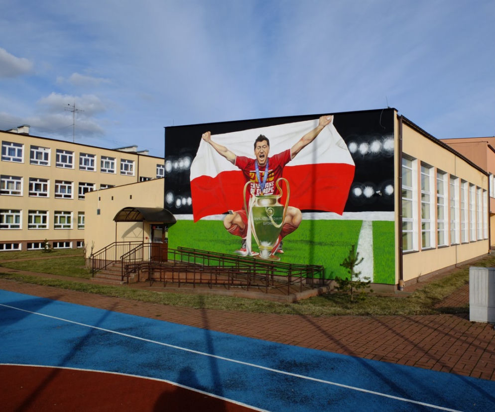 Mural przedstawiający Roberta Lewandowskiego