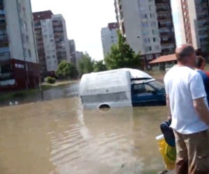 Wrocław, osiedle Kozanów: Sytuacja jest nie do opanowania – zarządzono ewakuacje. Zagrożone kolejne dwa osiedla Wojnów i Strachocin