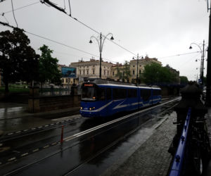 Kraków całkowicie sparaliżowany przez ulewy 23.05.2019: zalane drogi, brak prądu, nie kursują tramwaje