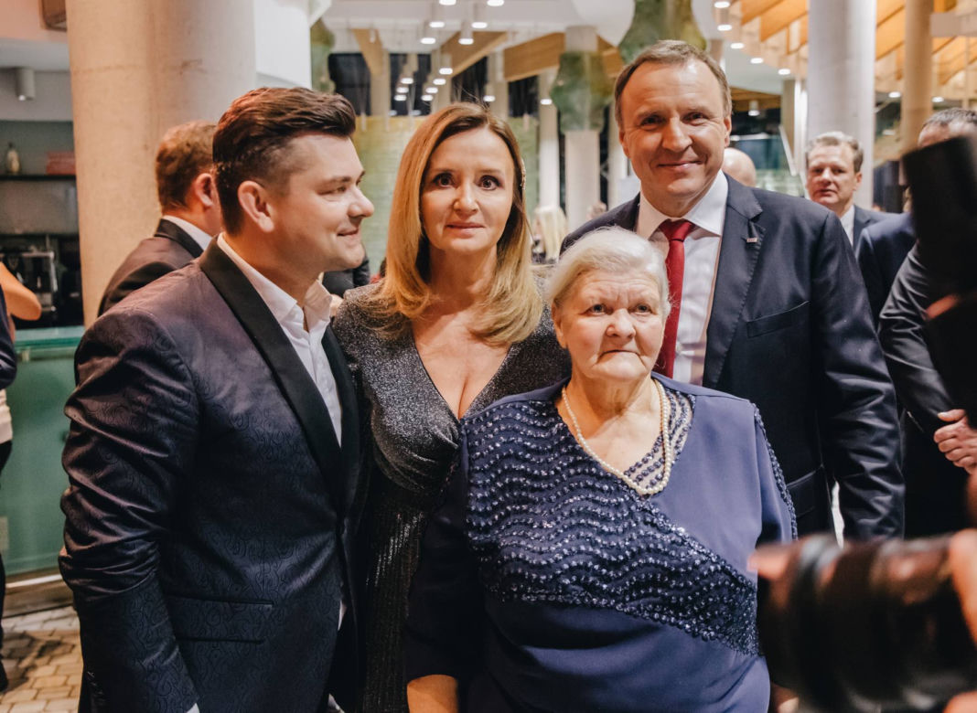 Mama Zenka pracuje w mleczarni