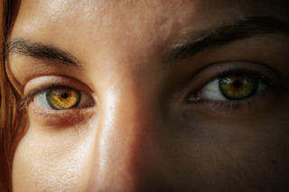 Szeptucha wskazała wyjątkowy kolor oczu. Te osoby widzą więcej niż inni