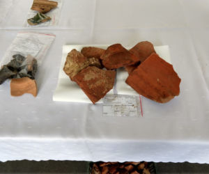 Orla. Fragmenty dworu Radziwiłłów odkryte podczas prac archeologicznych [ZDJĘCIA]