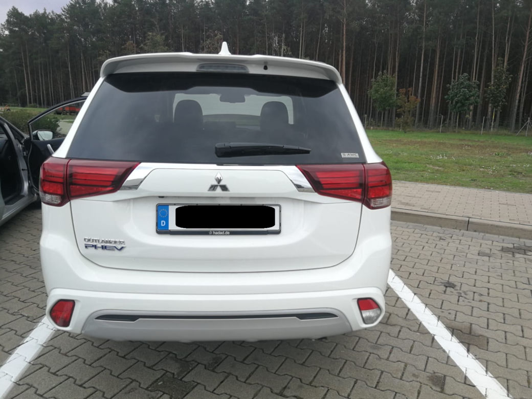Pochodzące z kradzieży Mitsubishi Outlander PHEV
