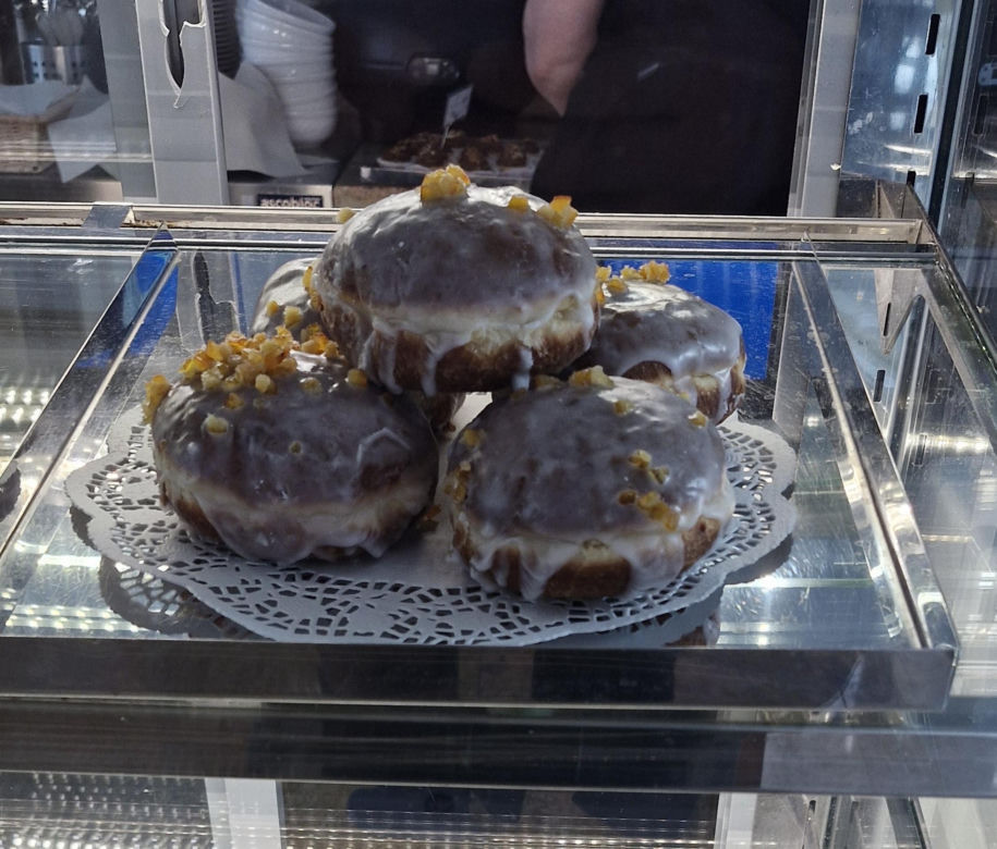 Pączki od ojca Rydzyka przyjechały z daleka
