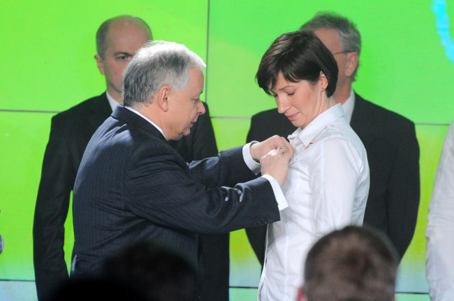 Lech Kaczyński i Jarosław Kaczyński na sportowych zdjęciach