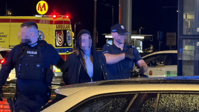 Atak młotkiem w tramwaju