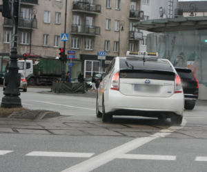 Macierewicz musi się wozić taksówką