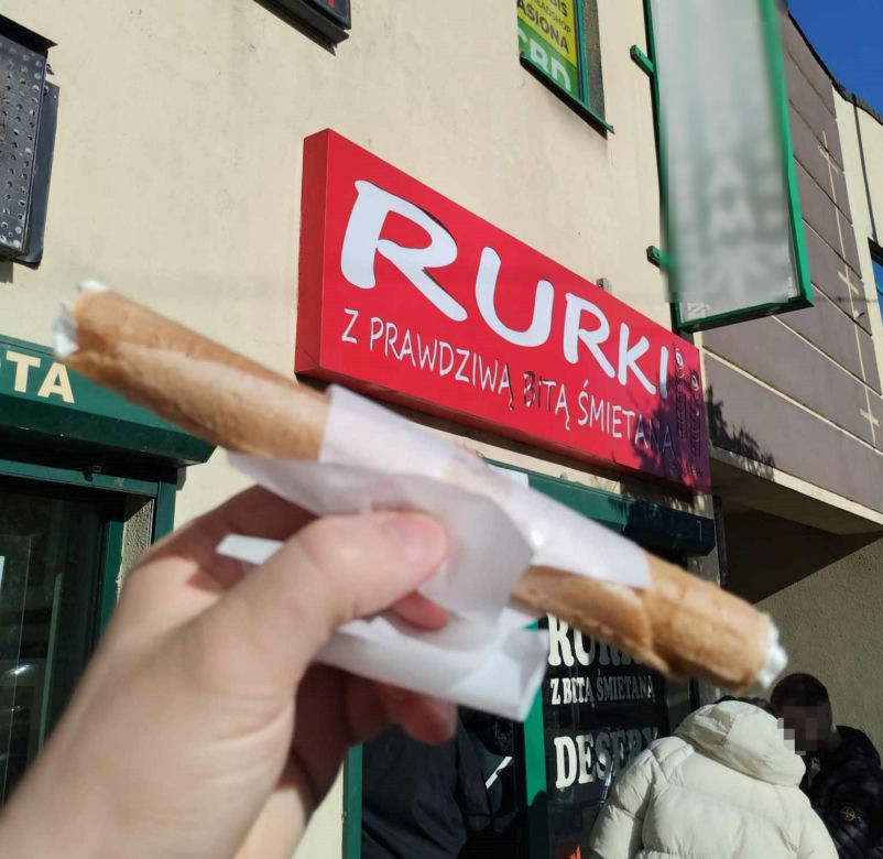 Poszedł na rurki do 40-letniej cukierni. Stał się cud! „Jestem zaskoczona. Klientom dziękuję i przepraszam za kolejkę”