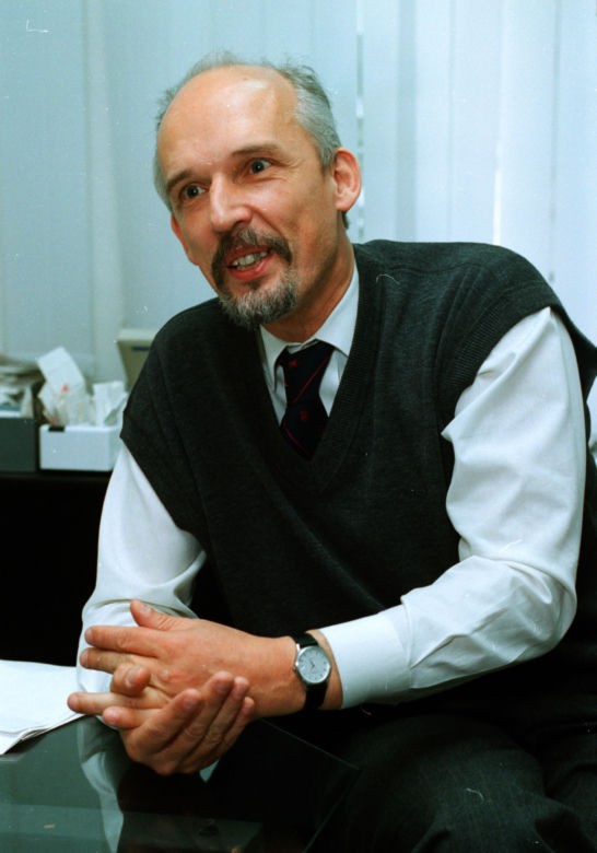 Janusz Korwin-Mikke skończył 80 lat. Tak się zmieniał