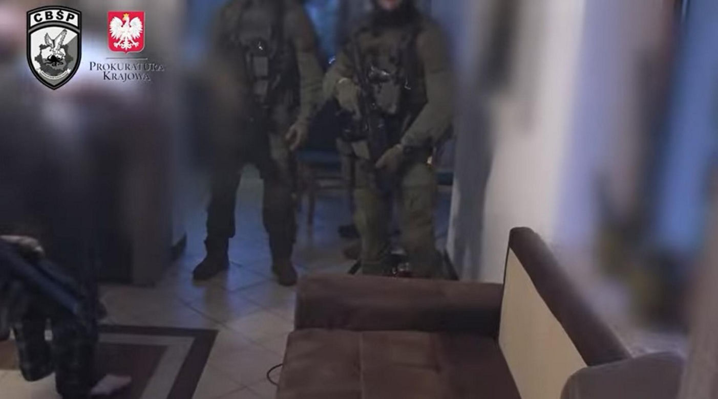 CBŚP rozbiło niebezpieczny gang z PIaseczna. 13 osób zatrzymanych