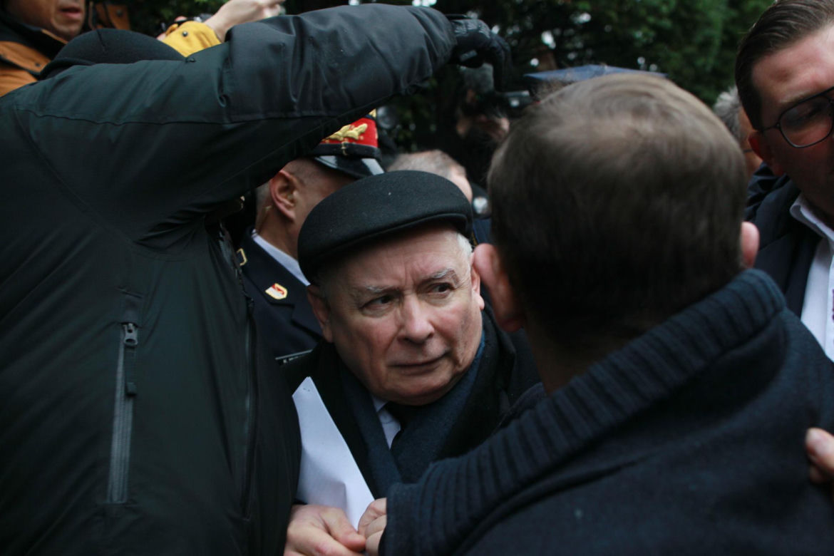 5. posiedzenie Sejmu X kadencji. Przed Sejmem stawili się Maciej Wąsik i Mariusz Kamiński w otoczeniu posłów PiS
