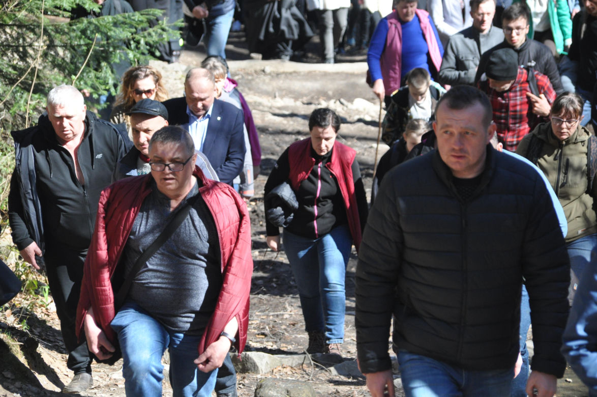 Droga Krzyżowa z Nowej Słupi na Święty Krzyż