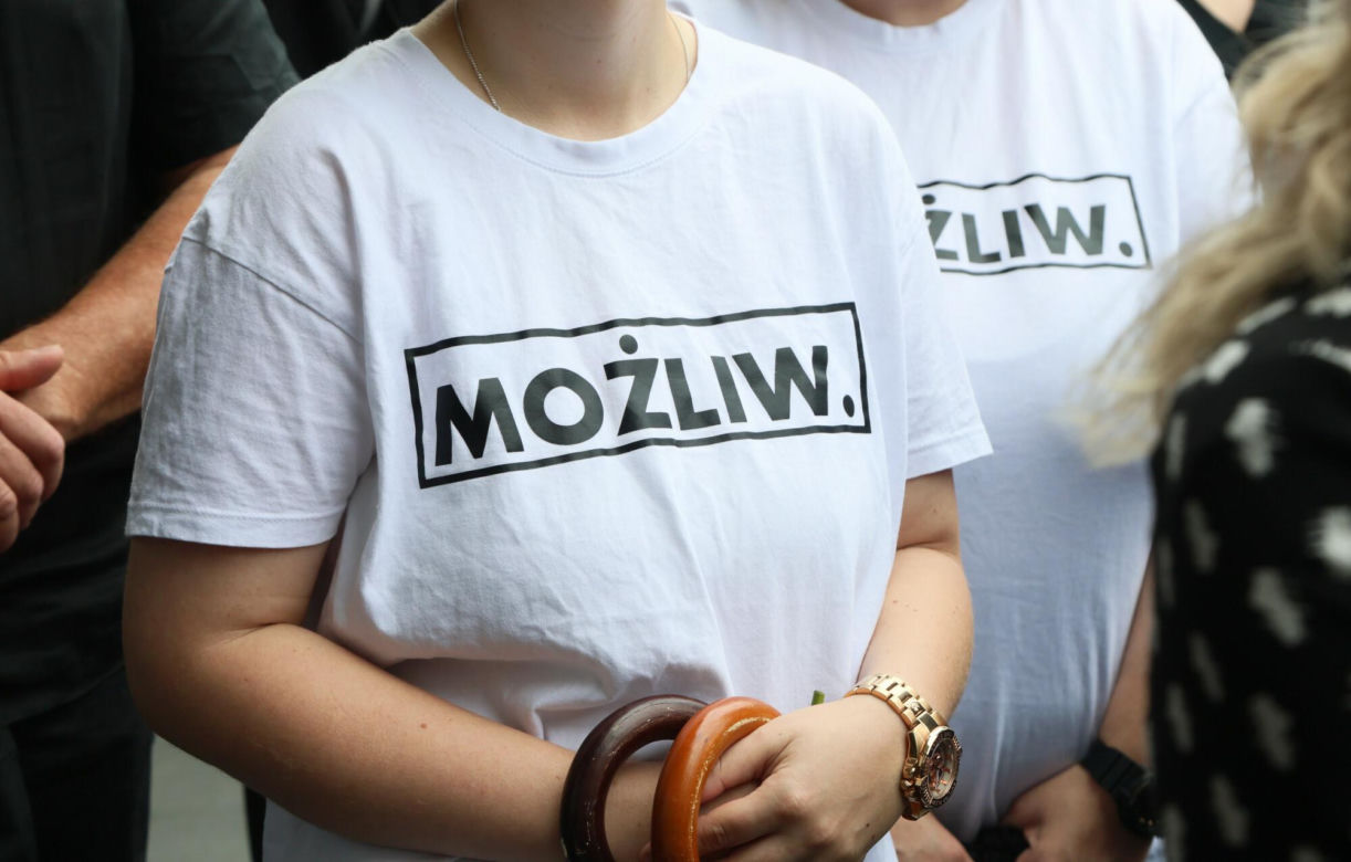 Niektórzy uczestnicy pogrzebu mieli koszulki nawiązujące do twórczości Kołaczkowskiej