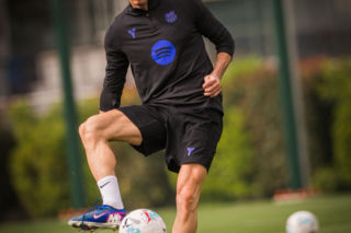 Robert Lewandowski trenował w masce