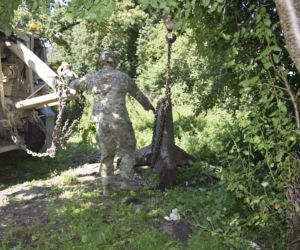 Żołnierze wyciągnęli z rzeki jeża ważącego 300 kilogramów. Cenne znalezisko trafiło do muzeum [ZDJĘCIA]