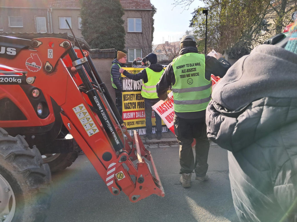 Wielki protest rolników wokół Wrocławia. Protestujący byli u prezydenta Jacka Sutryka   