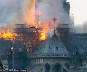 Płonie Katedra Notre-Dame w Paryżu