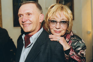 Kultowy serial Lokatorzy ma już ponad 25 lat. Zobacz, jak zmienili się aktorzy z ulicy Kwiatowej