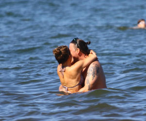 Edyta Herbuś na plaży
