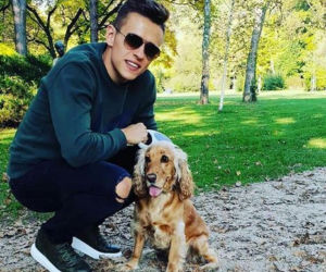 Damian Kądzior i cocker spaniel Czika