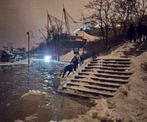 Płock. Alarm przeciwpowodziowy na Wiśle. Czy miastu grozi powódź zatorowa, jak 39 lat temu? [ZDJĘCIA]