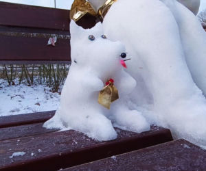 Rzeźby ze śniegu na pętli Głębokie