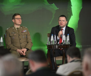 Konferencja Portalu Obronnego „Odporność cyfrowa i informacyjna Polski. Wyzwania w dobie wojny hybrydowej. Drugi panel