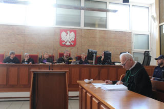 Kacper przeżył 6 ciosów siekierą. Teraz chce 150 tysięcy zł od agresora