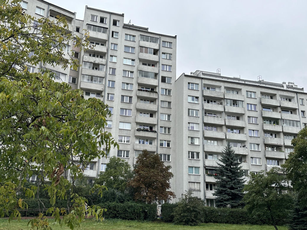 Runęła z 11 piętra na ziemię. Tragedia na Wilanowie, co tam się stało?
