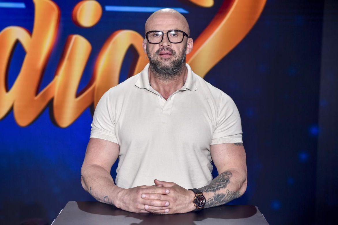 Tomasz Oświeciński filmową gwiazdą produkcji Vegi. Tak celebryta zmieniał się przez lata