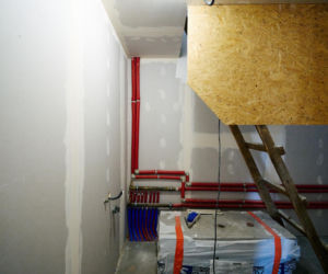 Tragiczny wypadek przerwał marzenia. Ekipa Nasz Nowy Dom walczyła z czasem. ZDJĘCIA domu przed i po remoncie