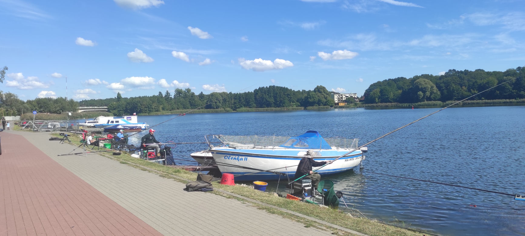 Zawody wędkarskie nad Jeziorem Ślesińskim