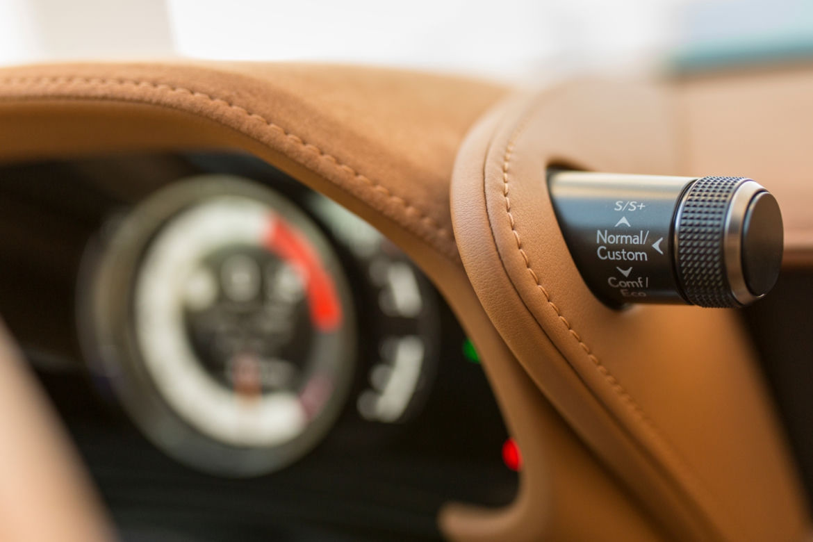 Lexus LC500 5.0 V8 477 KM Carbon